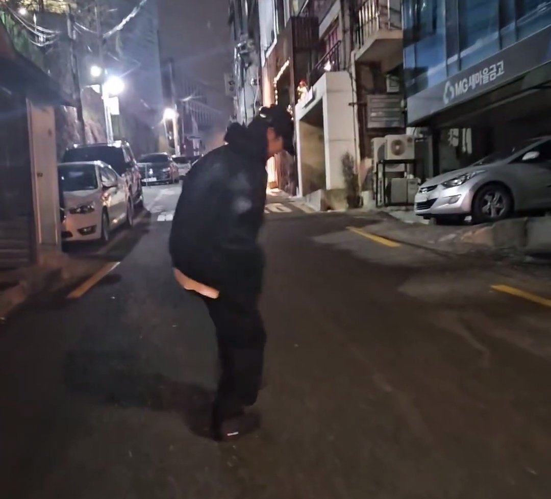 wecsb95's tweet photo. 📸 돈룩업 한남
📍서울 용산구 이태원로54길 58-13
https://t.co/QMLs26ZUpf
🏃🏻‍♂️ 슬릭백 챌린지
📍이태원로 42길
https://t.co/AtNaHC34Ze
#ตามมาดูนูนู https://t.co/KAUwEP1Q8c