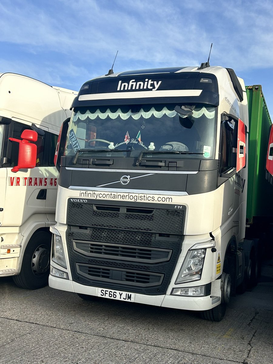All done till after Christmas 🎄 

#Christmas2023 #containerhaulage #haulage #transport #truckstyle #volvofh500 #volvo #volvotrucksmoment