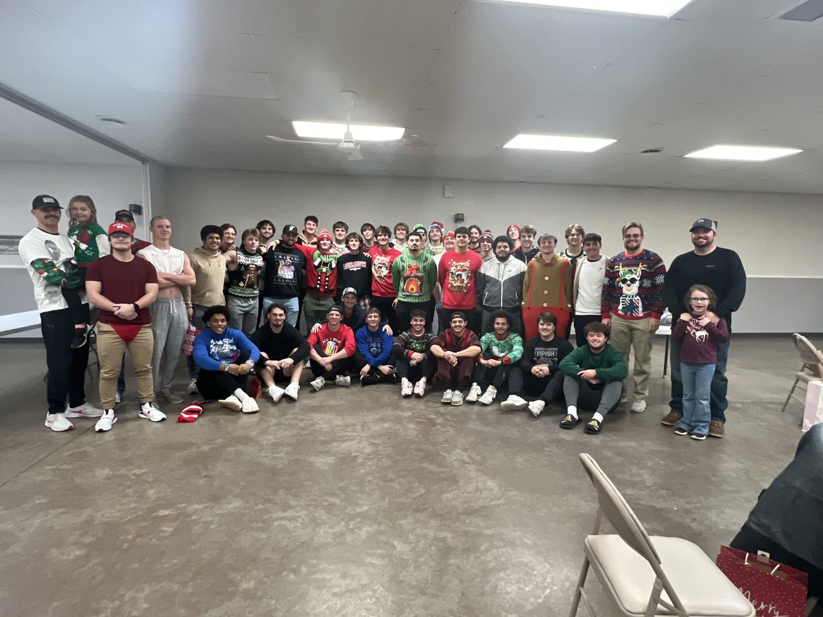 Merry Christmas from the Fighting Scot’s baseball team