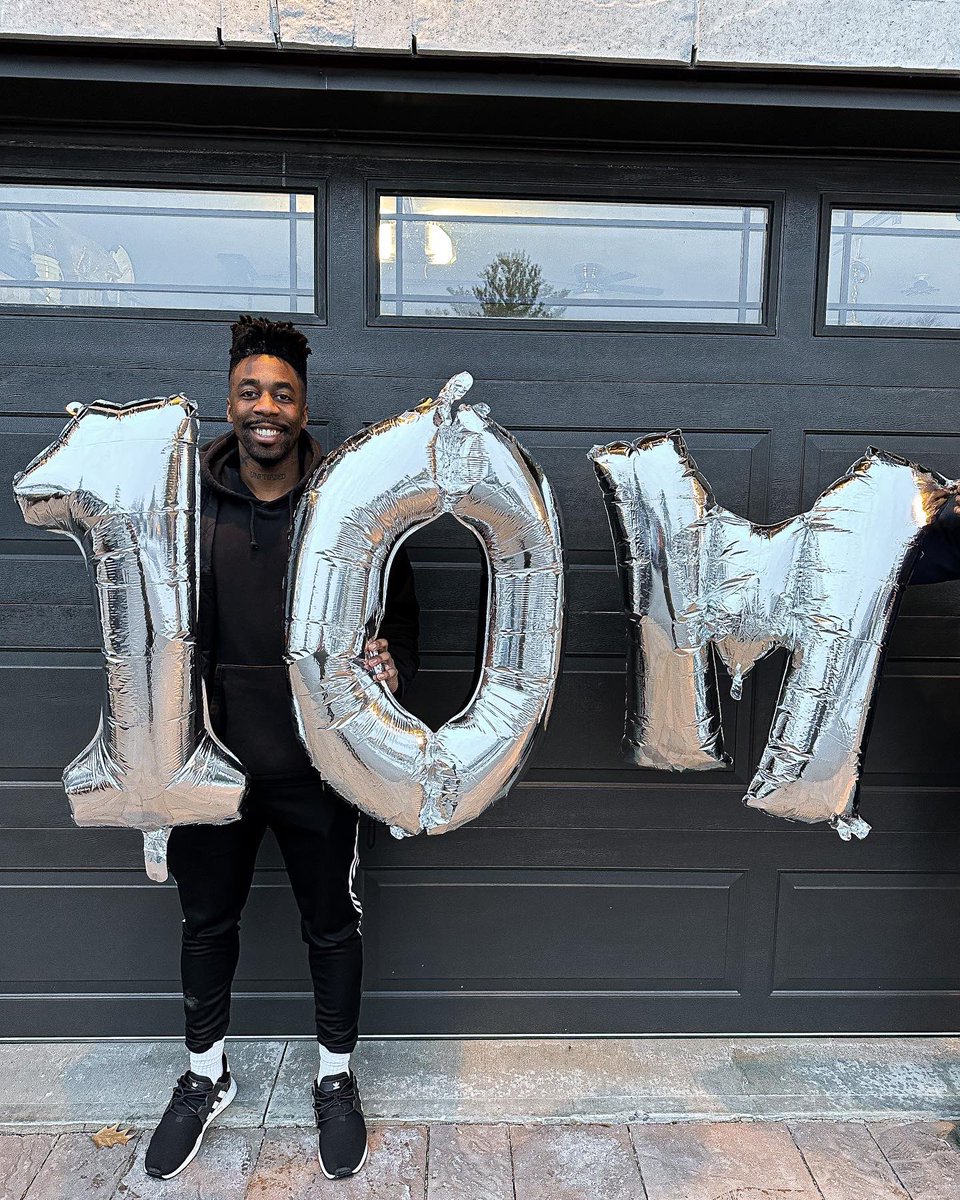 thatsdax's tweet photo. UNREAL! 10 MILLION TIK-TOK FOLLOWERS! Insane. We just celebrated 9 million a month ago…God is good. We were also the #3 most views Artist. Thank you! The goal for 2023 was 6 million and we did x5 that’s Thank you all!! Let’s continue making an IMPACT with music for the people… https://t.co/k2MwKuyu4z
