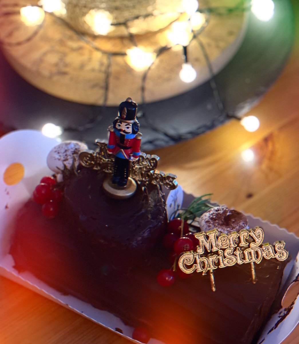 Chez Dominique tweet media