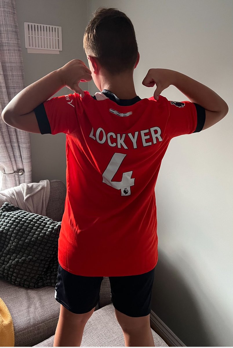GadsdenMo's tweet photo. I went to my first Luton game yesterday at Kenilworth Road, you were missed Lockyer, get well soon! From Eddie Gadsden age 9 xxx @LutonTown COTH https://t.co/dwOn4LMete