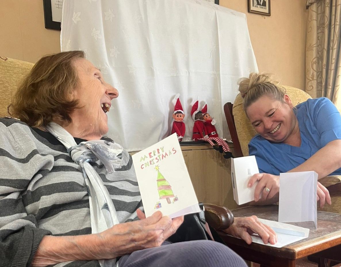 Our residents and staff at Brinsworth House have been reading all the lovely #Christmas cards they have received from @OrleansPrimary School 🙏. We greatly value our relationships with the community in Twickenham and beyond and wish all our followers a very Happy Christmas 🎅