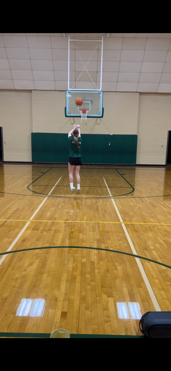 68_golf's tweet photo. Year 2 
Christmas Eve 
100 Made 3s FT.
1 Ball/1 Dad Rebounder

Year 1 - 34:24 (5th)
Year 2 - 18:14 (6th)

I’m so Proud of you Harper!!
#ItsAWorkmanThing
#ShootersShoot
#Only1Airedale
@Alma_boysbball 
@Alma_YouthHoops 
@gage_jensen42 @FlightAAOGBB https://t.co/cpgUximvHA