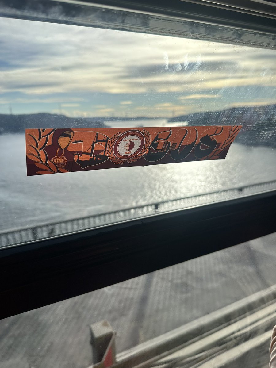 Doğuştan Galatasaraylılar!

#ultrAslanUNI #uAUNIDogus