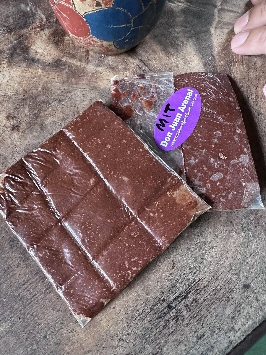 Biggieji's tweet photo. Appreciate the art of making chocolate from cocoa plant. https://t.co/OaTOzWup6O
