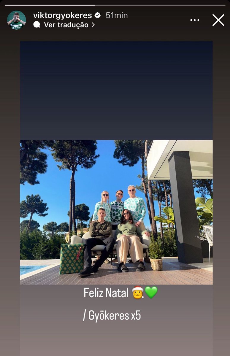 Sporting_CPAdep's tweet photo. A família Gyökeres deseja um feliz natal 💚 https://t.co/5vh3AFMeAZ