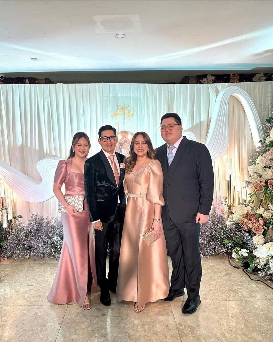 MsJheanna's tweet photo. Merry Christmas Yap Family🥹🥰🎄
Kayo parin Mamahalin sa 2024  @ImRichardYap08 @ashleysandrine  @melodyyap #YapFamily https://t.co/JsCrUP38G9