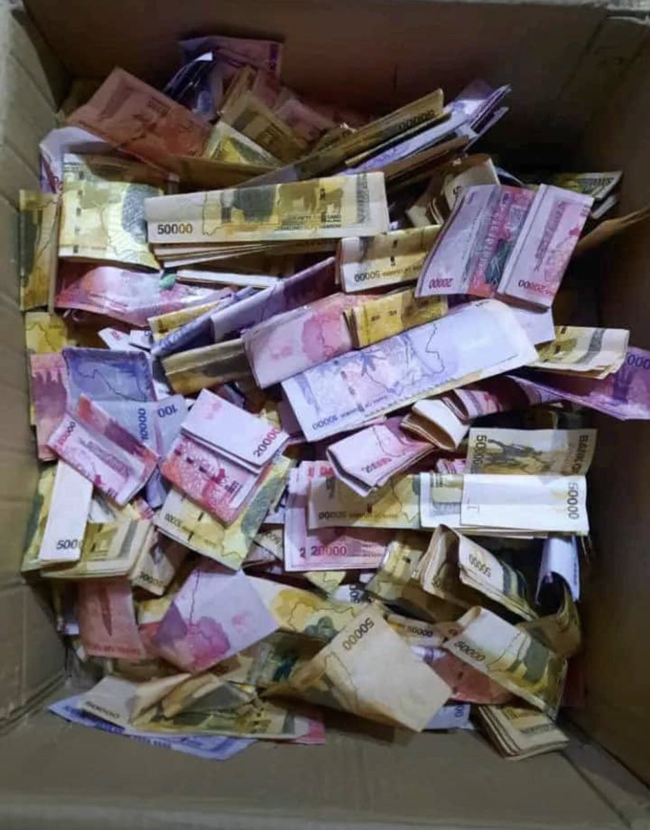 UotTweetChat's tweet photo. 2023 saving box, 2024 is for Investing https://t.co/F41DcWSp4J