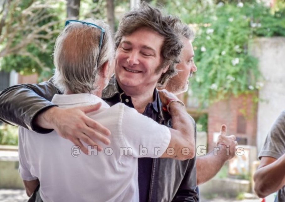 🚨| El presidente Javier Milei le aumentará PERSONALMENTE la jubilación a nuestros abuelos🫶🏼

▶️ - Lo haría vía DNU, va a trazar mes a mes la inflación, tratando de ganarle a la misma en caso de ser posible.

Él si cuida a nuestros abuelos.

✅𝐉𝐚𝐯𝐢𝐞𝐫 𝐌𝐢𝐥𝐞𝐢 𝐂𝐔𝐌𝐏𝐋𝐄