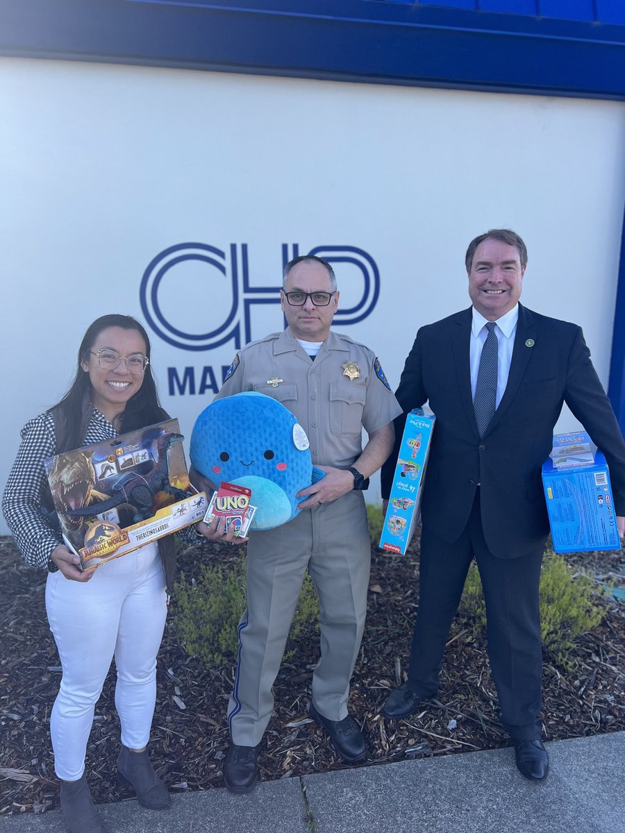 AsmConnolly's tweet photo. Merry Christmas Eve! This weekend, we helped spread holiday cheer by participating in the @CHP_HQ #CHiPsforKids toy drive. Enjoy a fun and safe holiday with loved ones! #AD12 https://t.co/hA7EktGpwv