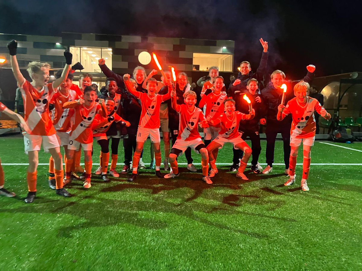 a_stapel's tweet photo. Winterstop!

Met @SVOrionNijmegen O13-1 eindigen we na een toffe ontknoping bovenaan de 2e fase van de hoofdklasse. Helaas geen promotie na twee fases op de eerste plek.

We maken een mooie ontwikkeling door als team en hopen op een mooie indeling met veel weerstand. https://t.co/sXxlr60gsv