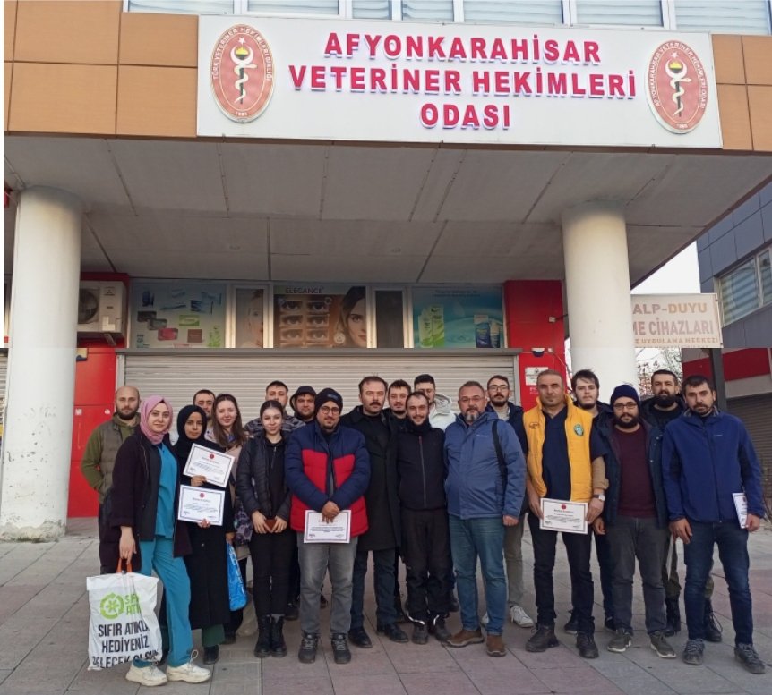 Afyonvho's tweet photo. Afyonkarahisar Veteriner Hekimleri Odası  Ücretsiz eğitim programları" kapsamında düzenlenen "sığırlarda uygulamalı transrektal ultrasonografi" kursumuz 23 / 24 Aralık 2023 tarihinde düzenlendi. https://t.co/oBwdB8p6ap