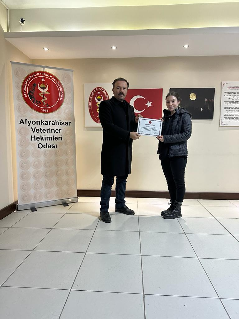 Afyonvho's tweet photo. ... ve güncel bilimsel gelişmeleri yakından takip etmek için 2 gün boyunca uzaktan yakından gelerek kursa katılan değerli meslektaşlarımıza teşekkür ederiz. #Sığırlarda #Transrektal #Ultrasonografi #kursu #VeterinerHekim @MNevzatAlgan https://t.co/a2E2ieDZYG