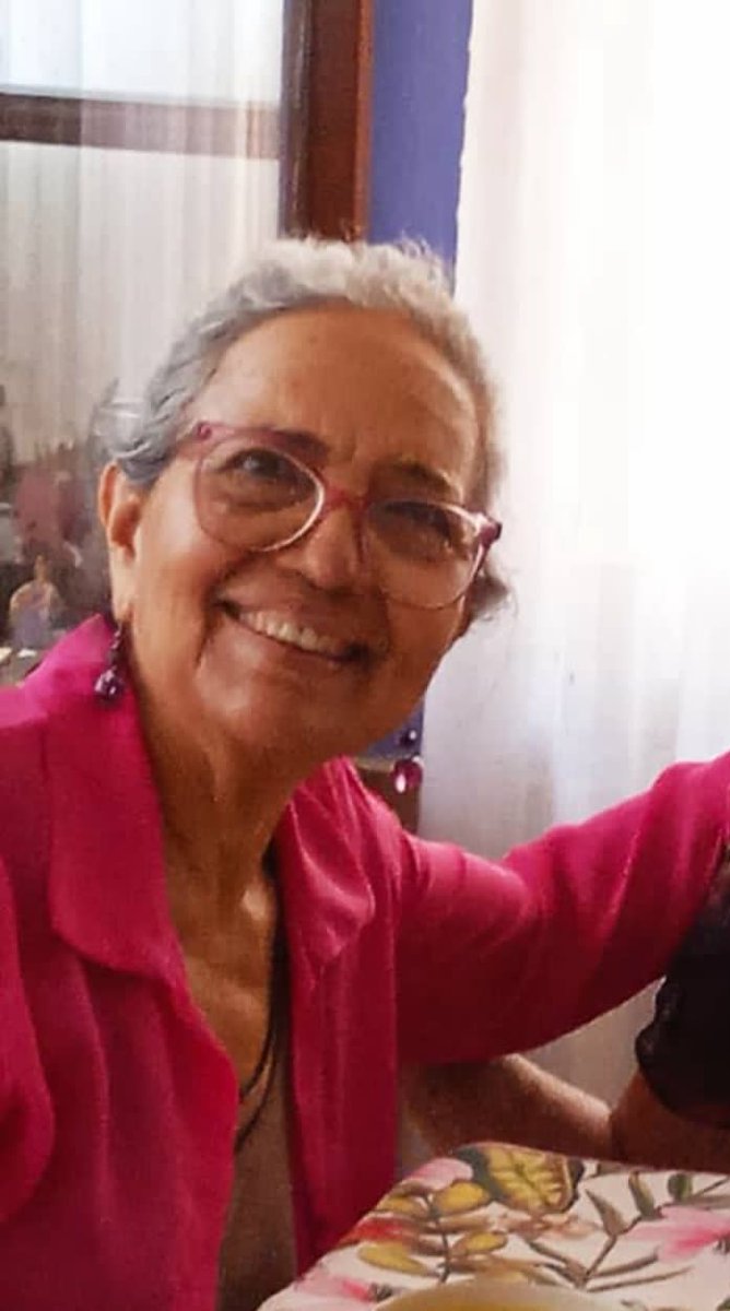MUVaragua's tweet photo. Inconcebible, abominable e inaudito...detención injusta de la Dra Solangela Mendoza anatomopatólogo de #Aragua quien realizó la autopsia a #Canserbero en 2015. Queriendo inculpar a una profesional intachable, de reconocida trayectoria para enlodarla como suele hacer este (hilo) https://t.co/CRDGT6ZHXL