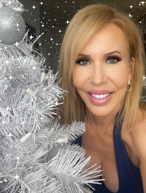 Merry Christmas Eve! Sending you love! XOXO 💋❤️ #MerryChristmasEve #MerryChristmas #Sunday #SundayFunday<a href="/tag/merrychristmaseve"class="tags">#MerryChristmasEve</a><a href="/tag/love"class="tags"><span>#love</span></a><a href="/tag/sundayfunday"class="tags"><span>#sundayfunday</span></a><a href="/tag/sunday"class="tags"><span>#sunday</span></a><a href="/tag/merrychristmas"class="tags"><span>#merrychristmas</span></a><a href="/tag/onlyfans"class="tags"><span>#onlyfans</span></a>