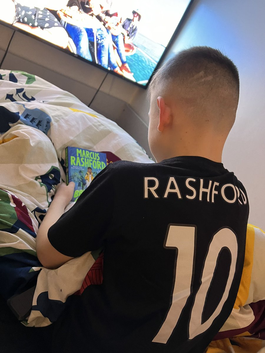 MarcusF92's tweet photo. New pjs and book for Christmas Eve @MarcusRashford 
He would love something signed😉😂 https://t.co/0ynwaGgp2p