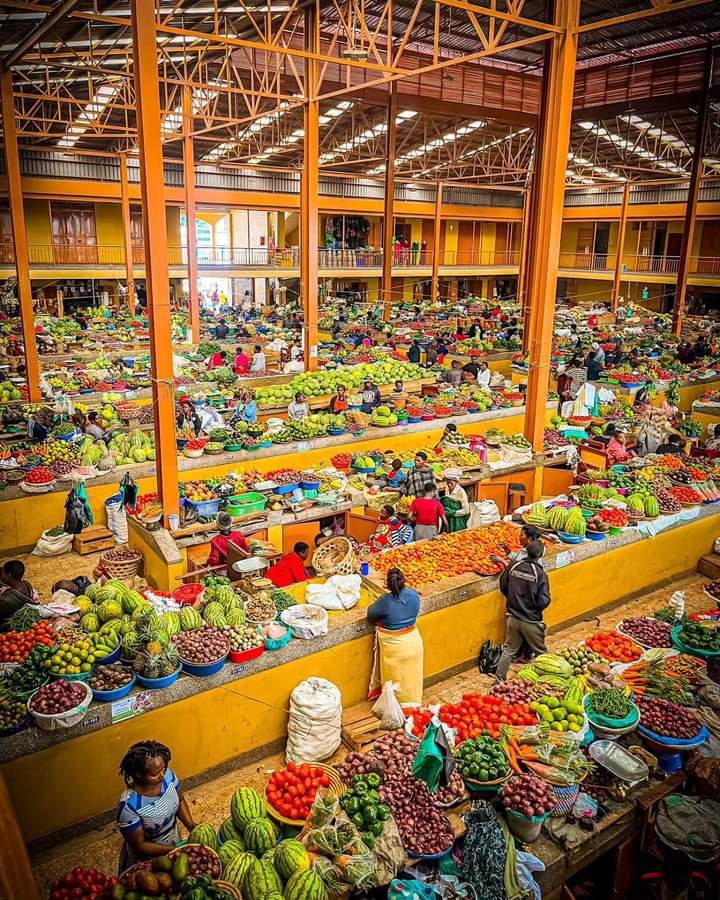 Location: Central Market Kabale municipality Uganda🇺🇬. This is what we call fresh groceries 😋 Copy to: @KigeziNews @Vok895 @CharityKarungi_ @DerickJericho1