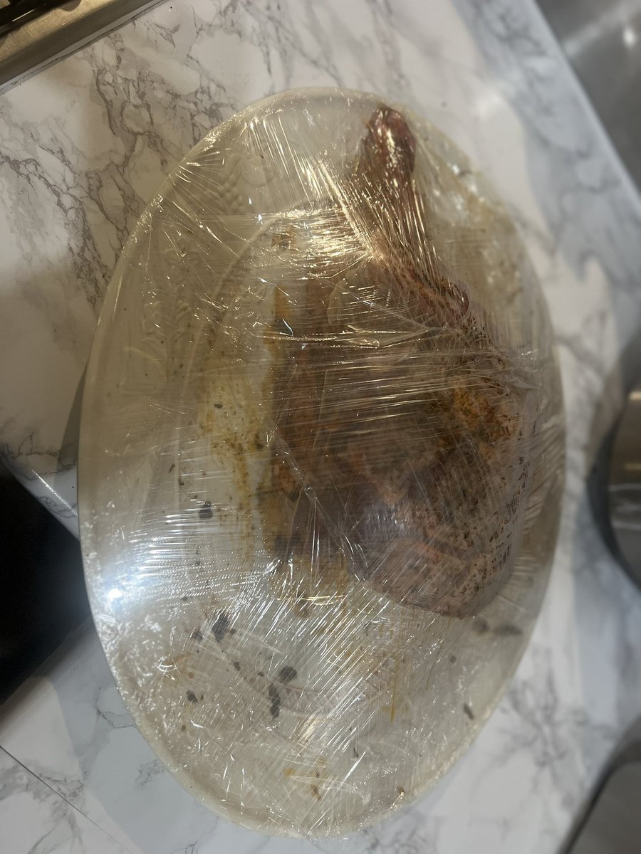 wilbertwillz's tweet photo. @KingJayZim @TeamFuloZim
#frame5 Got my pre-oven prep done for tomorrow morning. Looks like it's gonna be a long night or maybe just one or two drinks of my favorite. Here's what I've done so far. secret ingredient infused so no questions asked - classified info!
#ChristmasLunchChallenge https://t.co/s4BQVTYUL9