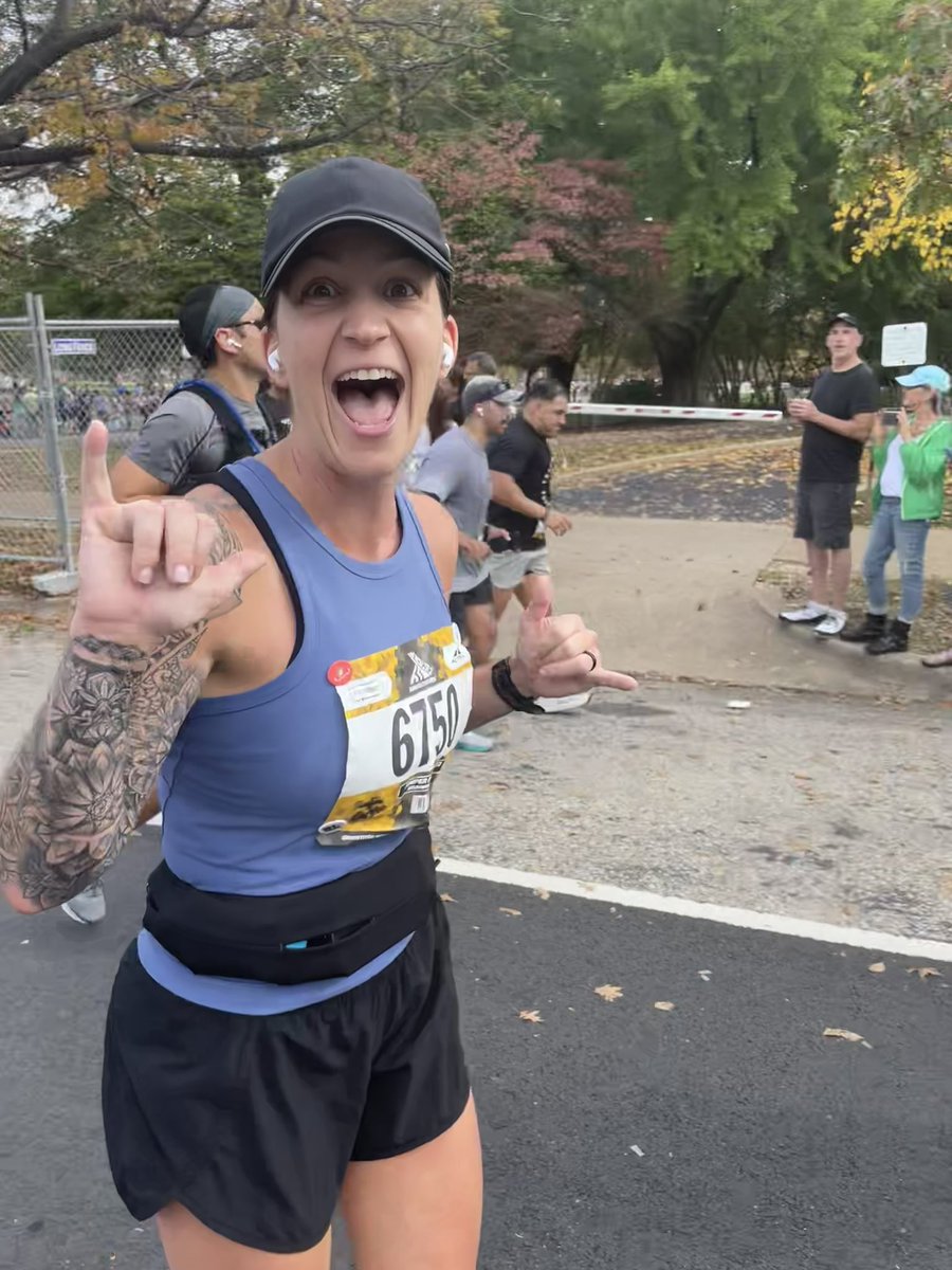 xtina_ann's tweet photo. We crushed goals this year. #marathon https://t.co/SXrzRQO5Hl