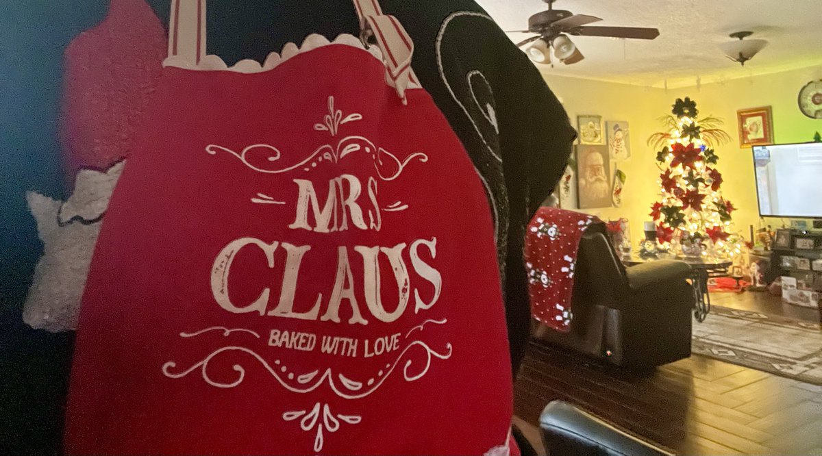 DIDIMARINOV's tweet image. #ChristmasBread with #Coin in it ❤️