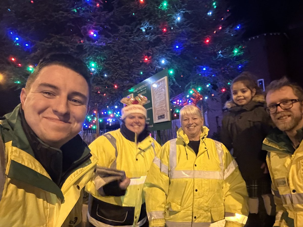 Merry Christmas Eve! 🎄 

Just in time for Santa’s arrival, it was lovely to join <a href="/SJA_DConlon/">Dan Conlon</a> &amp; first aiders from <a href="/SjaSolihull/">SJA Solihull ASU</a> &amp; Kings Norton at Bournville Carols on the Green tonight.

A very <a href="/stjohnambulance/">St John Ambulance England</a> way to prepare for the big day and get in the spirit. #mySJAday