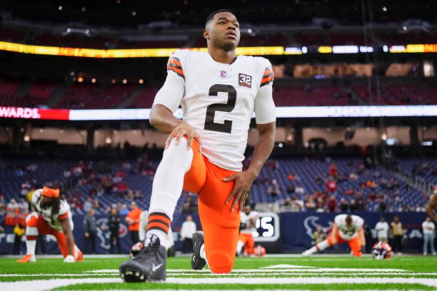 Browns’ WR Amari Cooper had 11 receptions for a single-game franchise-record 265 yards and two TDs in the Browns’ 36-22 win over Houston. Cooper is the fourth player in NFL history with three career games with at least 200 receiving yards and two TD receptions, joining Don Hutson…