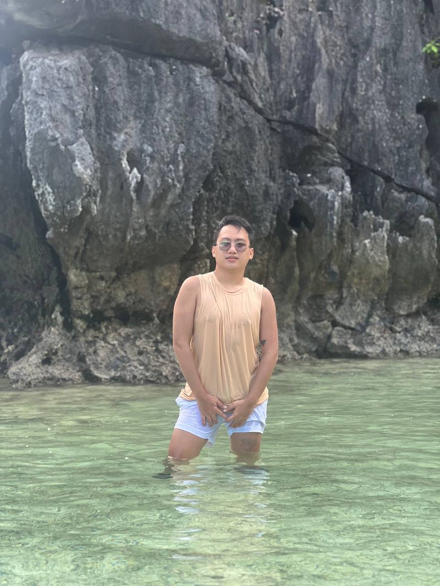 James02481360's tweet photo. El Nido https://t.co/7fOwMx5YdU