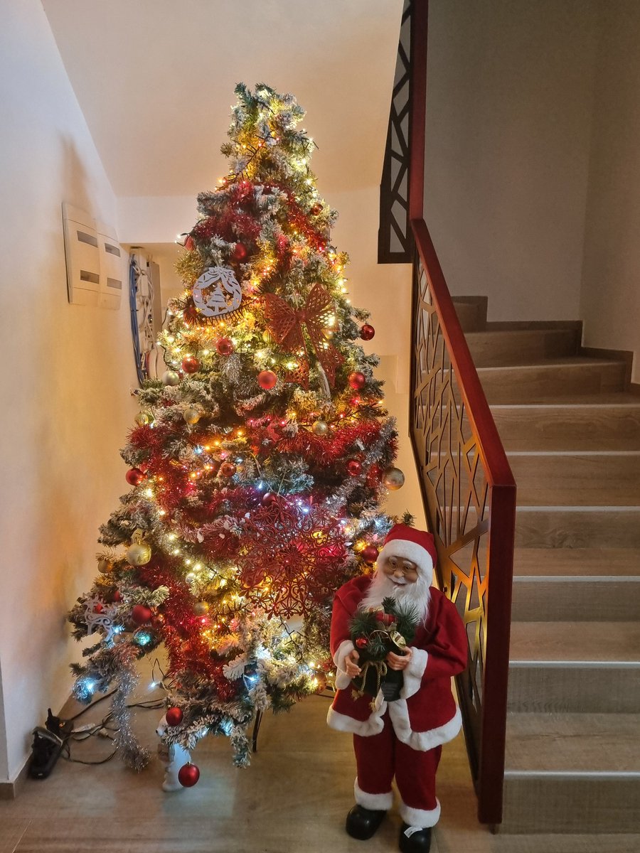 Bonjour à Toutes et à Tous,  je vous souhaite un très joyeux Noël 2023!