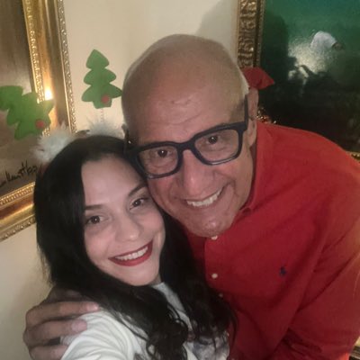 CastroLLibre's tweet photo. Con motivo de la Natividad del Niño Dios esta es mi #NuevaFotoDePerfil | En la foto mi adorada sobrina #MichelleCastro https://t.co/VbQTskgbmo