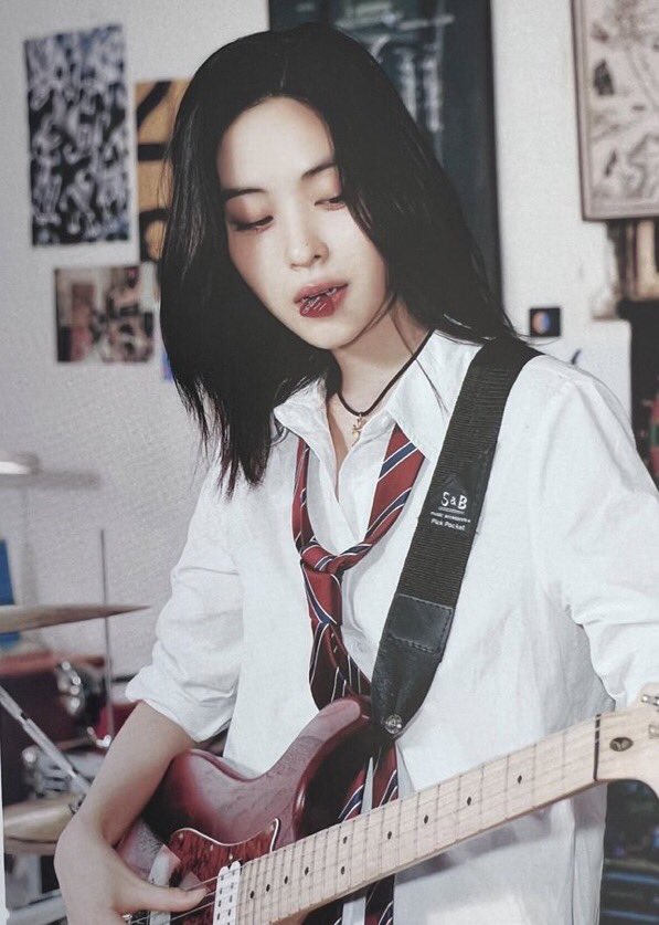 ☽ Izzy tweet media