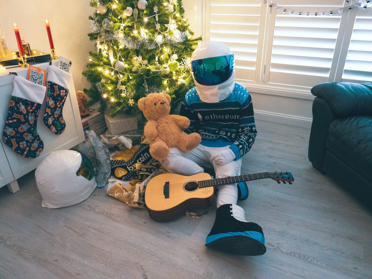 I asked Santa for an $ETH pump and all he got me was this sweater