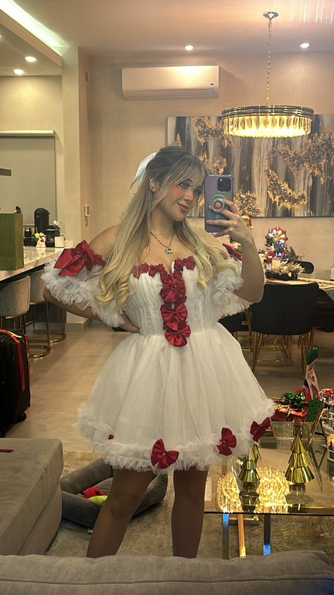 ARI 🍓✨ tweet media