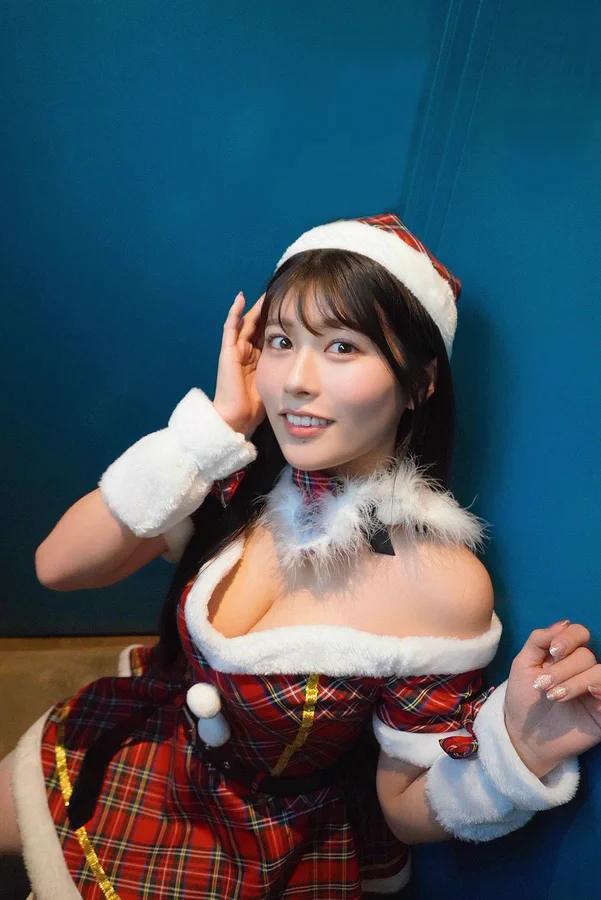 Asian girl Christmas costume