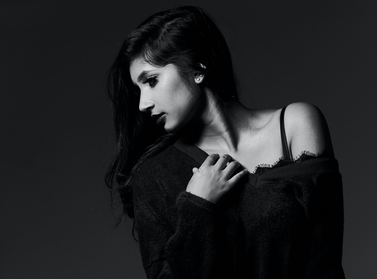 Author: Dear Reader, The New Right, The Anarchist Handbook &amp; The White Pill Host: