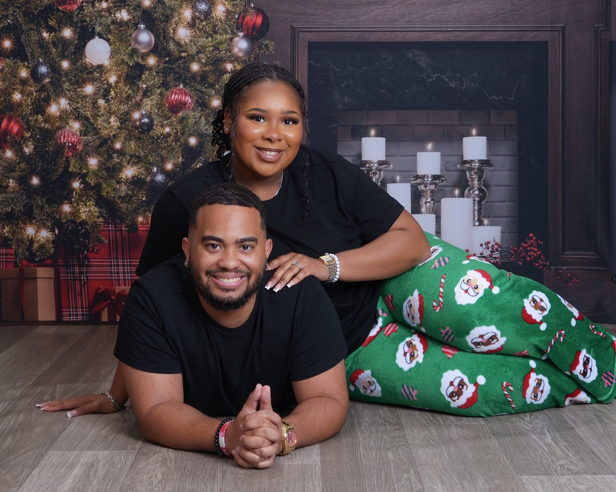 TheeSimone1's tweet photo. Merry Christmas from The KP Klan ❤️🩷🎄 https://t.co/grucaic1i3