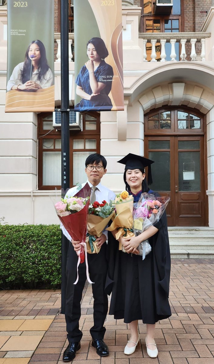 The lab celebrates the graduation of two trainees 🎊