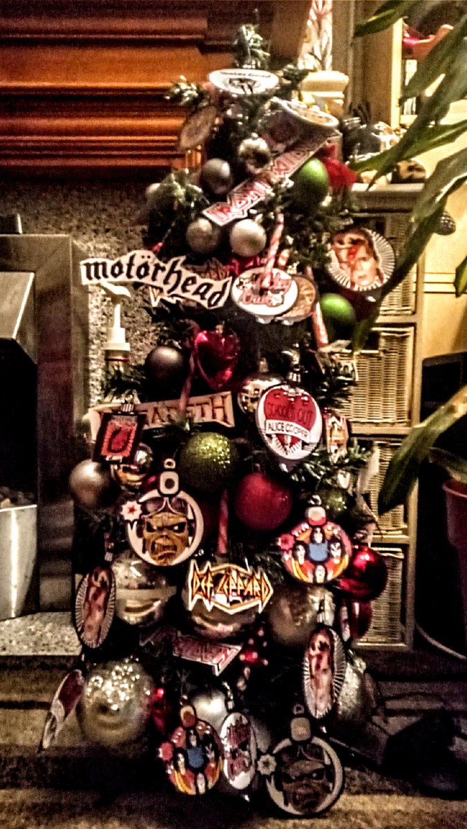 Jjkrazy's tweet photo. Church Of Rock 'N' Roll 🎧 #MXTPE
🤘 #metalchristmas 💋

#JohnnyLarr ⚡️ A Lad Insane ☠️ #HollowLife
Music=Life ♥️♣️♦️♠️ #crashandburn 🔥
#RockAlternativeDanceIndieOnline 📻
Dark Hollow 🔊 #MUSIC ❌ #eYeTv https://t.co/f8eCjjGLrx