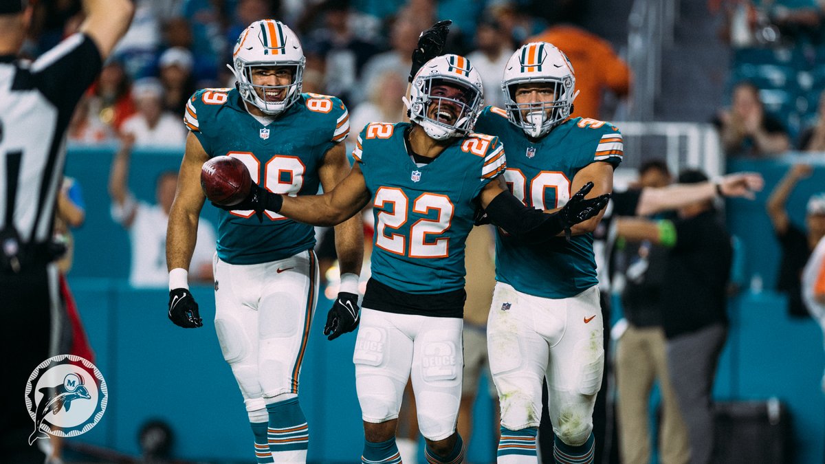 MiamiDolphins's tweet photo. 11-4. https://t.co/I9IWsYvp50