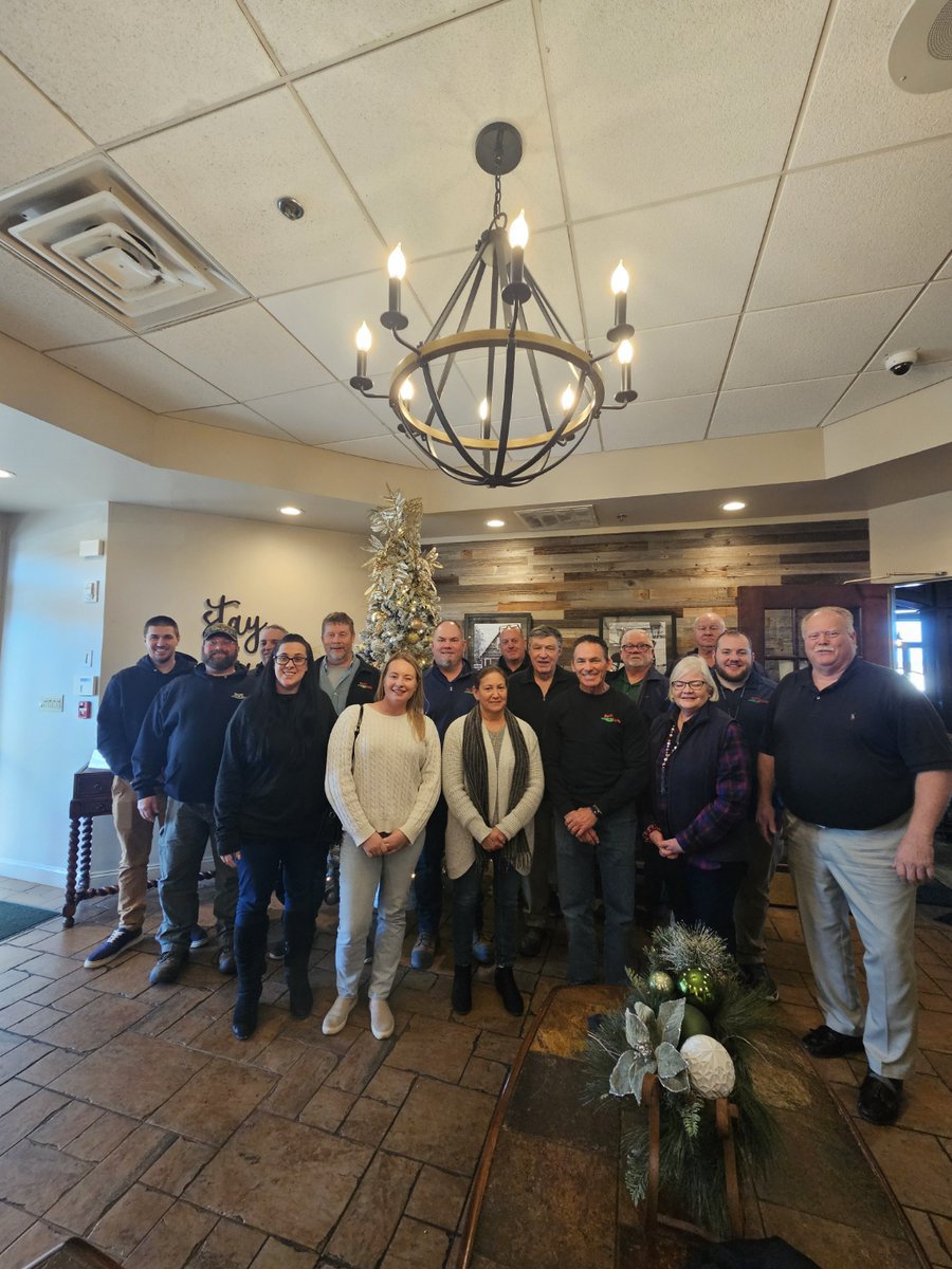 TheTurfTrade's tweet photo. Happy Holidays from #TurfTrade https://t.co/E88FXzlF5s