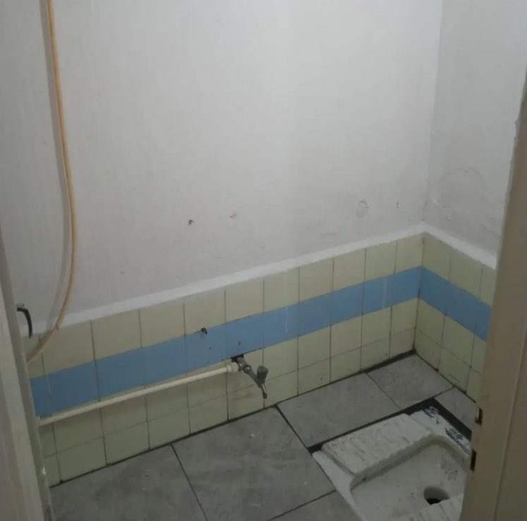 Bu eve 4 bin tl kira üstüne emlak bedeli ve depozito isteyenler hiç utanmadı mı anlamış değilim sizlerin vicdansızlığı vicdanımı rahatsız ediyor yazık size acıyorum…