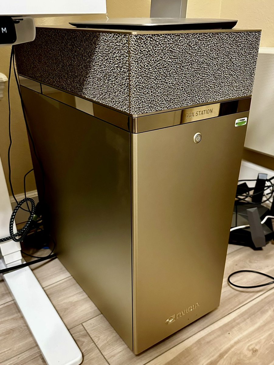 tunguz's tweet photo. My DGX Station is the most gorgeous piece of technology that I’ve ever had. https://t.co/XdcWjQJxgJ