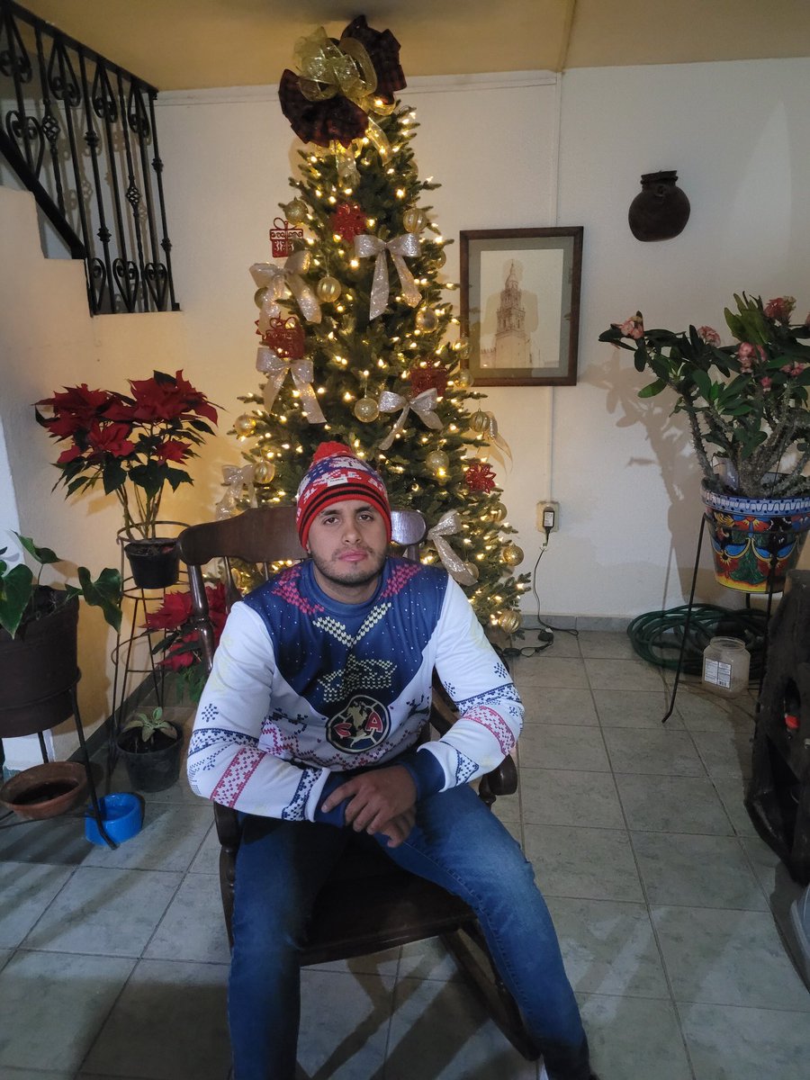 mikemaquinadel's tweet photo. Gran navidad ❤🎄
Ganamos la 18 ✅
Le metimos 4 goles a las Chivas ✅
Nos cul3amos al Barcelona ✅
Se ganó la Copa Oro ✅
Nos tocó 🇻🇪 y 🇪🇨 en el sorteo de copa América  ✅
Nos nalgueamos 
a cruz azul, pumas y chivas ✅
Hicimos llorar a los hondureños ✅ https://t.co/MaXohAr7w5