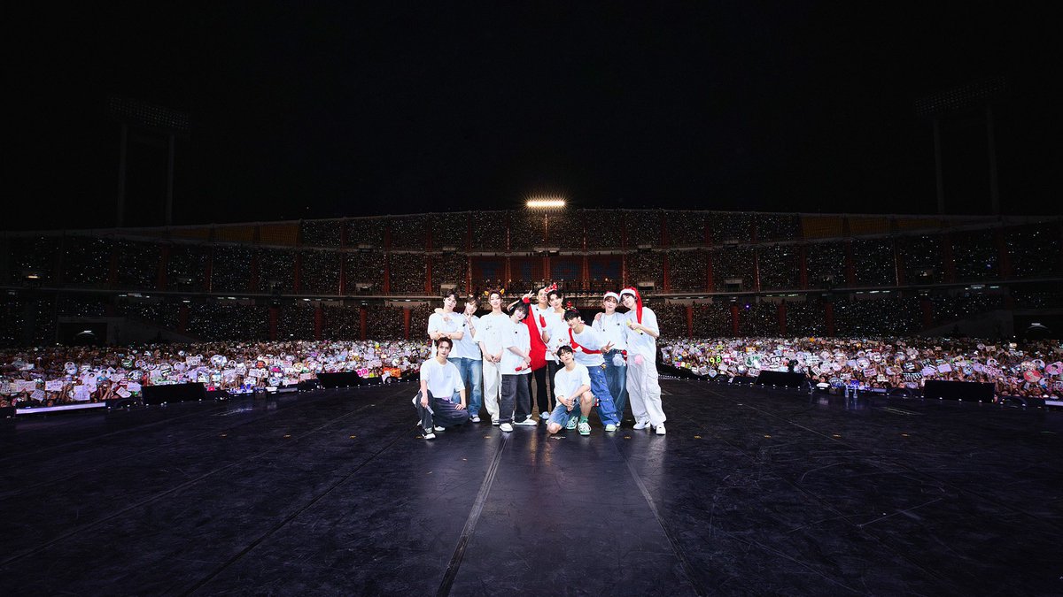 Today became even more special with CARATs by our side. We wish it’ll always be remembered as joyful day! 🎄💎 

Bangkok CARATs, let's meet again next time! 

#SEVENTEEN