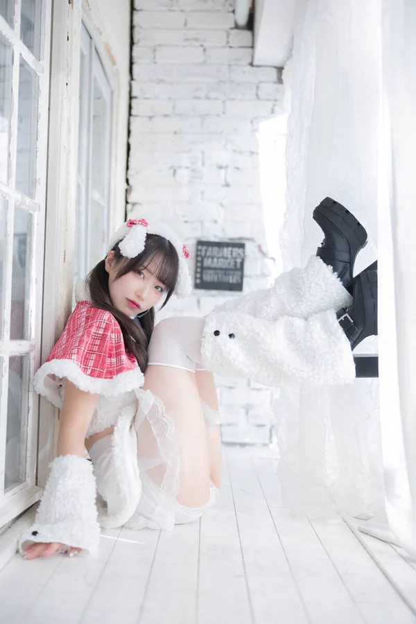 Asian girl Christmas costume