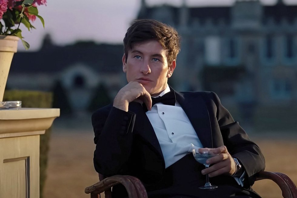 PopCrave's tweet photo. Barry Keoghan confirms he was fully nude with his penis out in ‘Saltburn’:

"It totally felt right. It's ownership. This is my place. It's full confidence in, 'I can do what I want in this manor. I can strip to my barest and waltz around because this is mine.'" https://t.co/RwgyCtMjXx