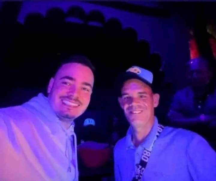 Ahí tienen al chibaton k se rió de todos los inútiles k le dieron fama y propaganda patria y vida 🇨🇺👆