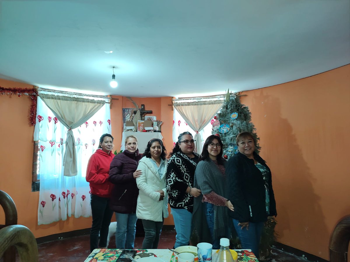 #LASMEJORES DESAEAN A TOD@S QUE PASEN UNAS MUY FELICES FIESTAS DECEMBRINAS , QUE LA LLEGADA DEL NIÑO DIOS  INUNDE DE AMOR ,PAZ Y BENDICIONES CADA HOGAR DE ESTE BELLO MUNICIPIO DE HUIXQUILUCAN SON LOS MEJORES DESEOS DE SUS AMIGAS  #LASMEJORES🎄👼 #EnHuixquilucanNosotrasDecidimos
