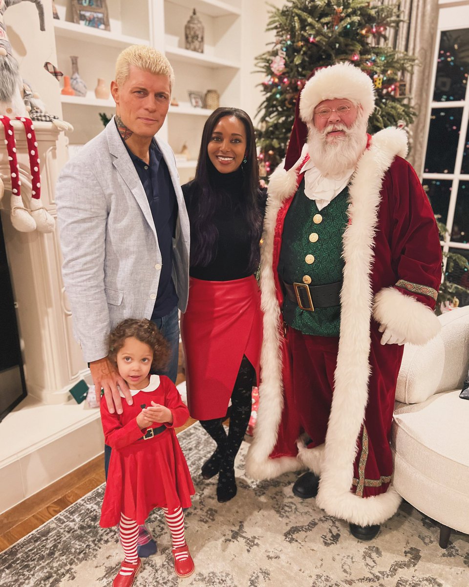 TheBrandiRhodes's tweet photo. Merry Christmas 🎄 https://t.co/GjPJGopSPt