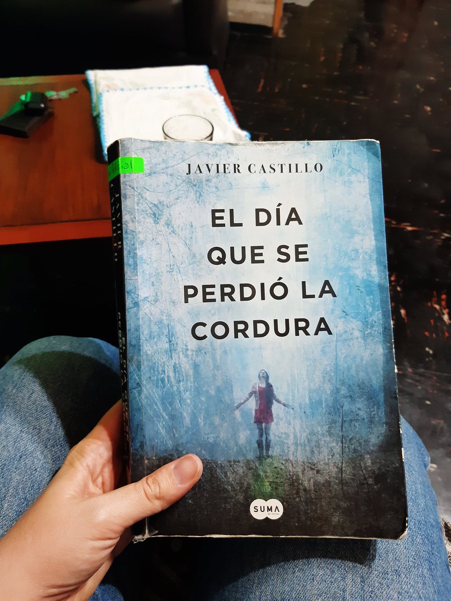 BeluhMartini's tweet photo. El día que se perdió la cordura, Javier Castillo.
4 Beluhs
Muy entretenido, llevadero, una historia muy rara y retorcida, la que para mi no termina cerrar. https://t.co/d1fGWG1y02